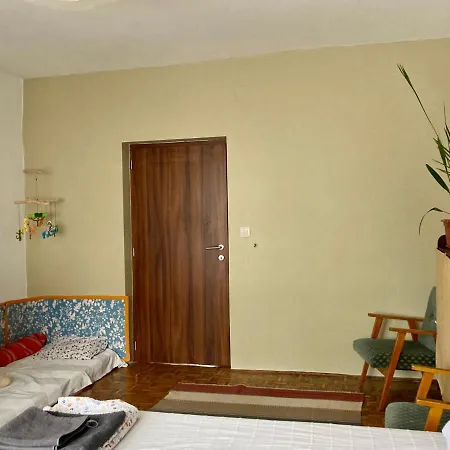 Lägenhet Chillhome Apartman